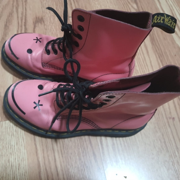 Dr. Martens Hot Acid Hincky Smiley Pink Combat Boots - Picture 2 of 8